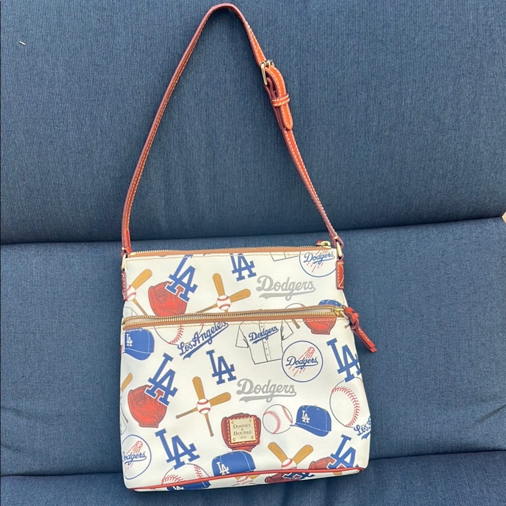 Dooney & Bourke Dodgers Bag 
World Series Champions!